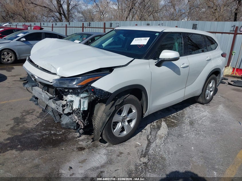 2022 Toyota Highlander Le