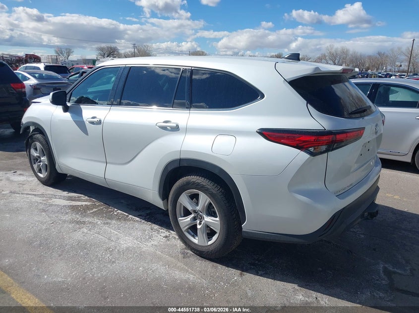 2022 Toyota Highlander Le