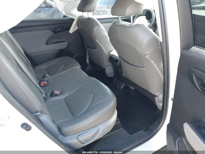 2022 Toyota Highlander Le VIN: 5TDZZRAH3NS105609 Lot: 44551738