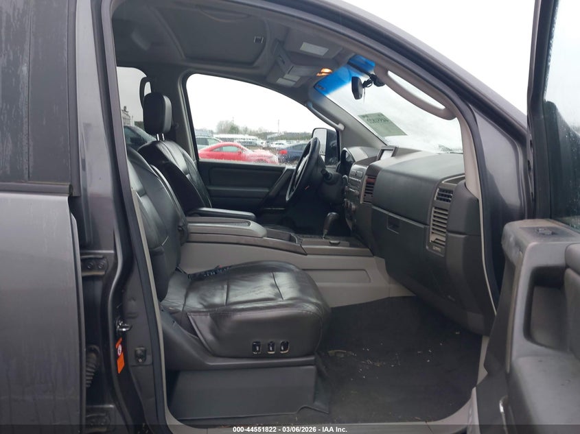 2004 Nissan Titan Le