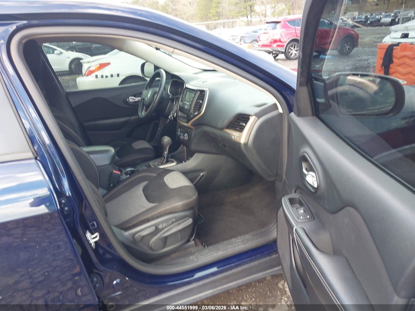 2015 Jeep Cherokee Sport