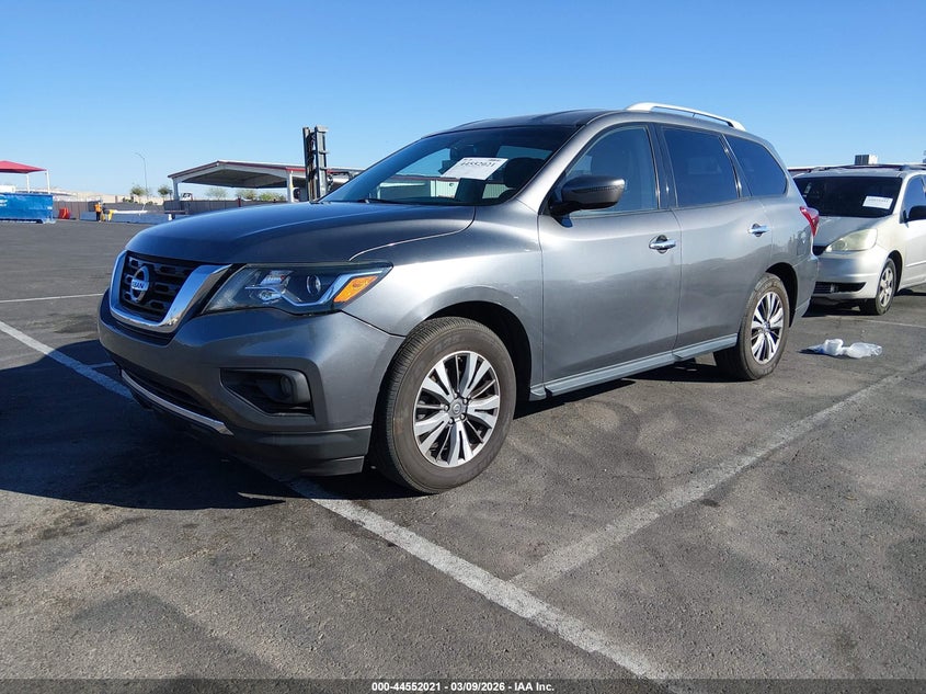 2017 Nissan Pathfinder Sv