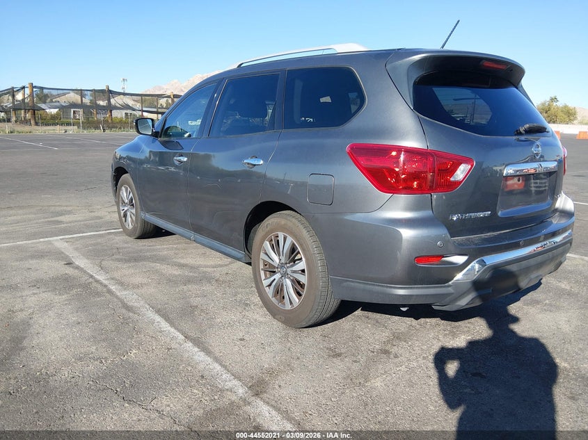 2017 Nissan Pathfinder Sv
