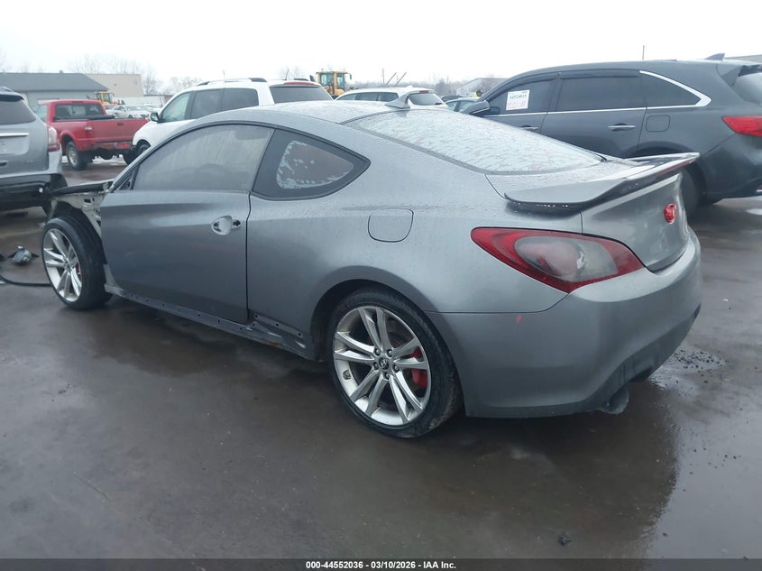 2010 Hyundai Genesis 3.8 Track