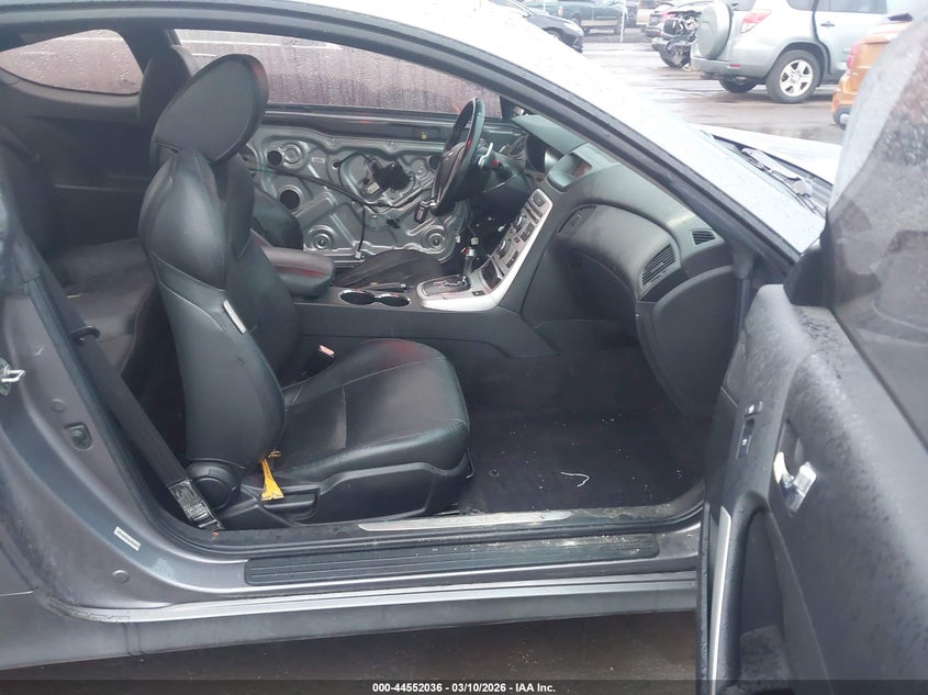 2010 Hyundai Genesis 3.8 Track