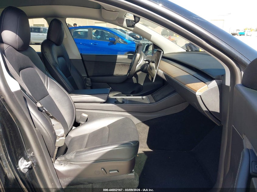 2022 Tesla Model Y Long Range Dual Motor All-Wheel Drive