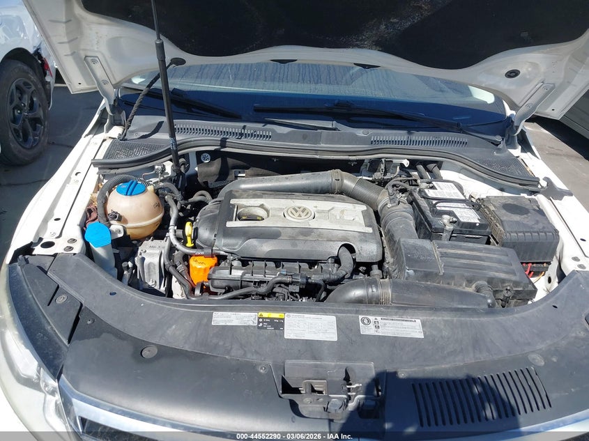 2015 Volkswagen Cc 2.0T R-Line VIN: WVWBP7AN1FE814144 Lot: 44552290