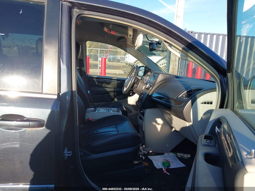 2014 Chrysler Town & Country Touring