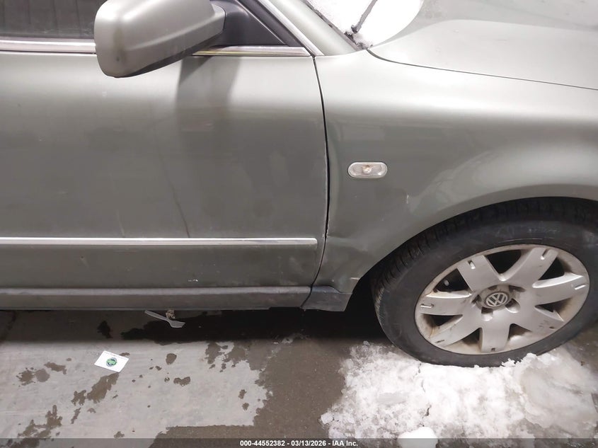 2003 Volkswagen Passat Glx VIN: WVWTH63B83P385115 Lot: 44552382