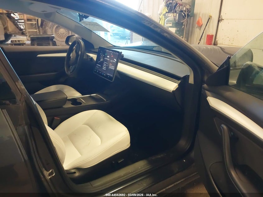 2021 Tesla Model 3 Standard Range Plus Rear-Wheel Drive