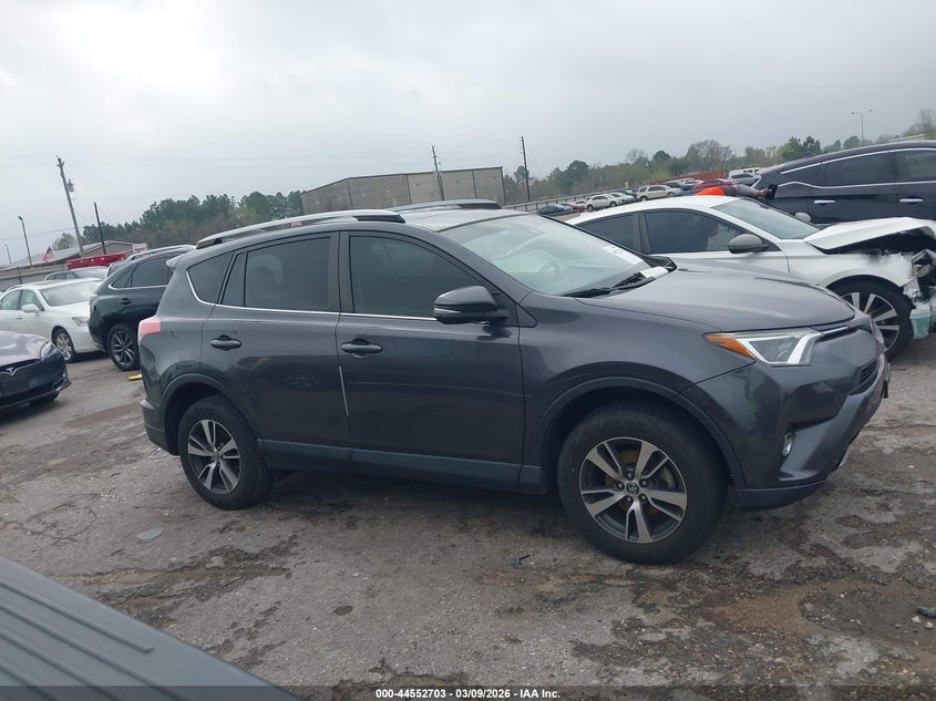 VIN JTMWFREV6JJ150742 2018 TOYOTA RAV4 XLE