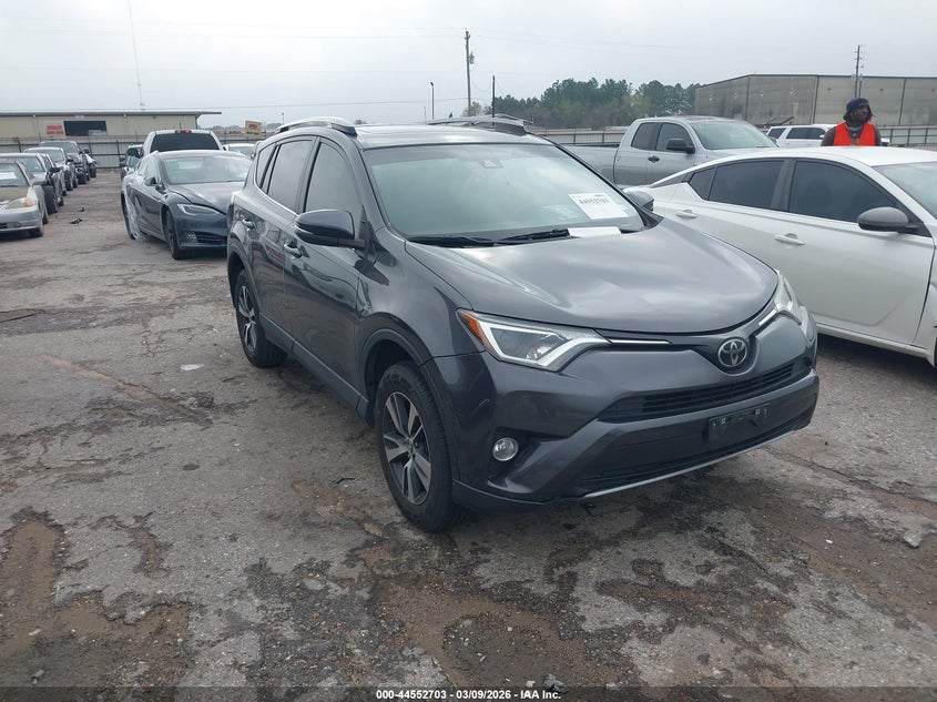 JTMWFREV6JJ150742 2018 Toyota Rav4 Xle auction photo 1
