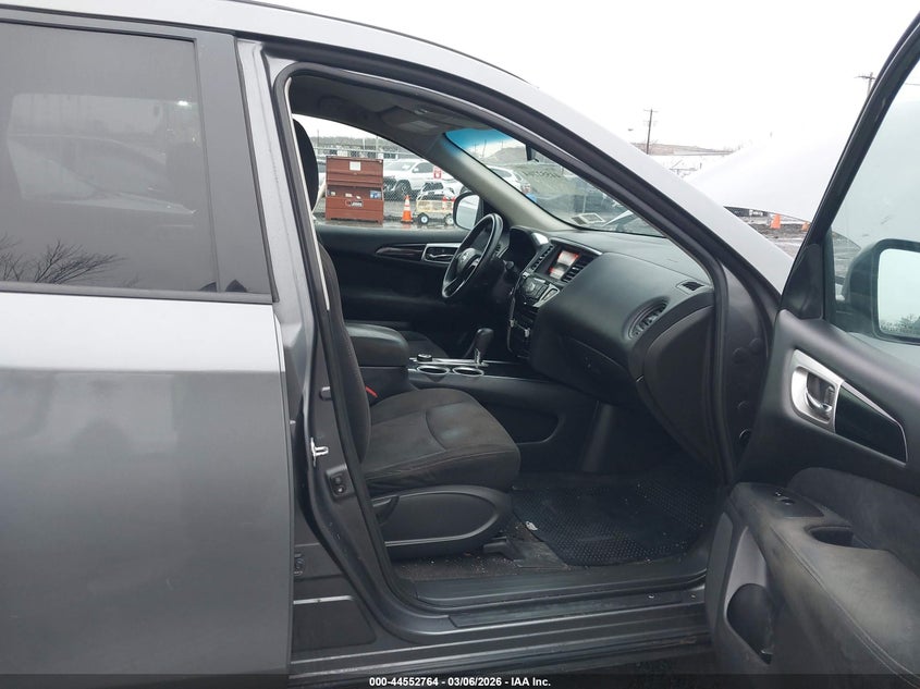 2016 Nissan Pathfinder S