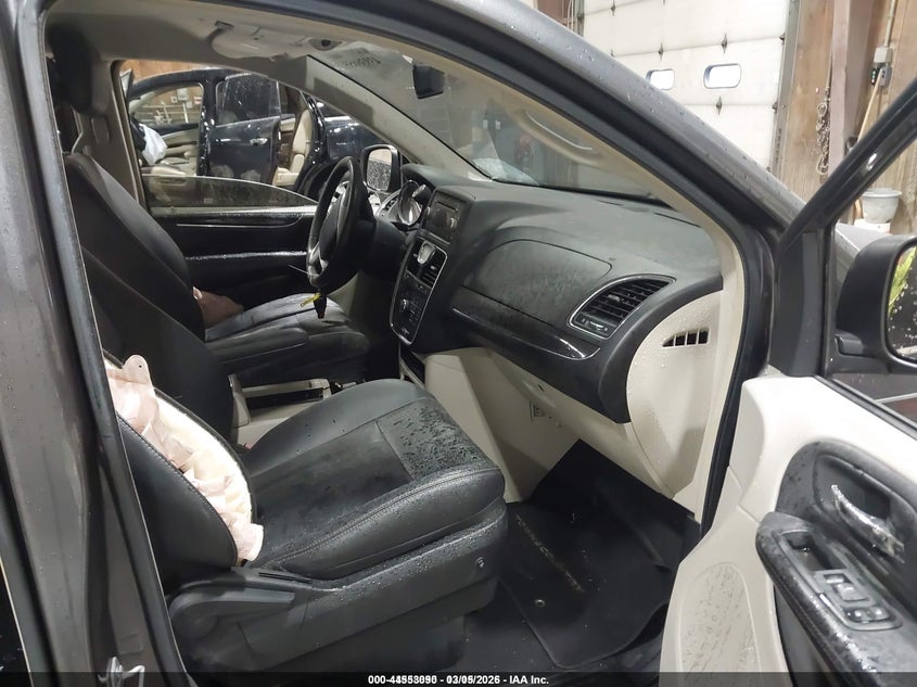 2016 Chrysler Town & Country Touring