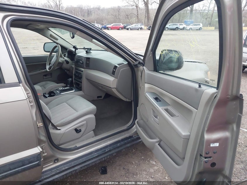 2006 Jeep Grand Cherokee Laredo