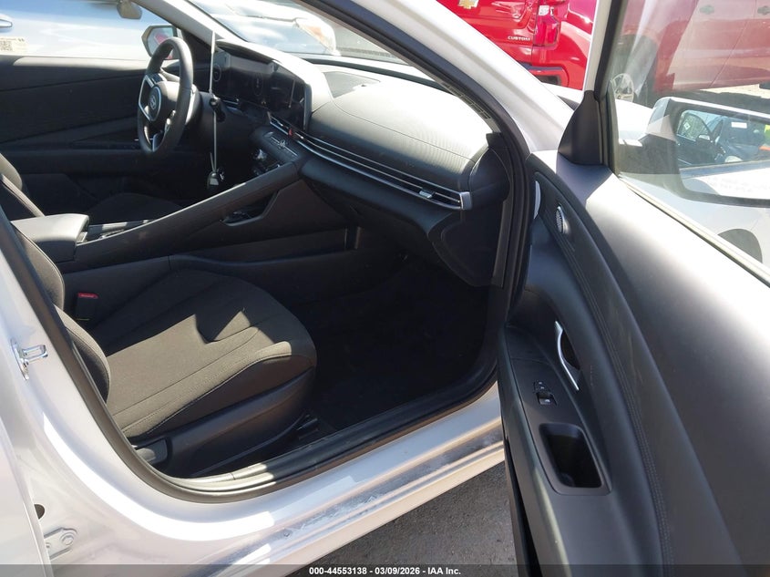 2025 Hyundai Elantra Sel Convenience