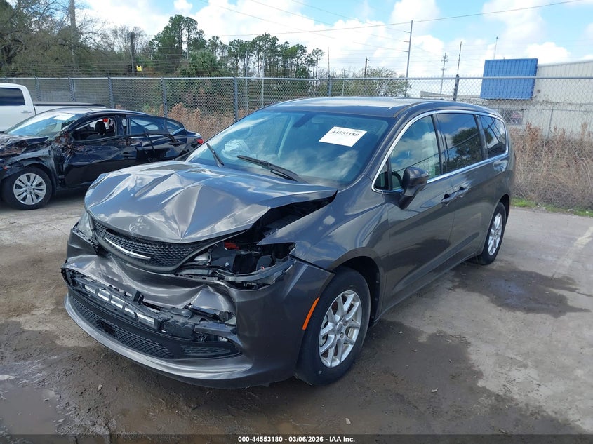 Vin: 2c4rc1cg5nr204139, lot: 45050040, chrysler voyager lx 20222