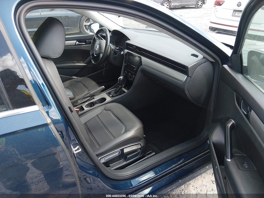 2022 Volkswagen Passat 2.0T Se