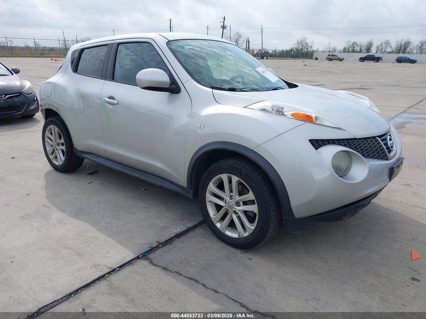 2013 NISSAN JUKE SV