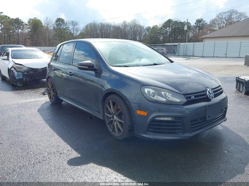 2013 Volkswagen Golf R 4-Door