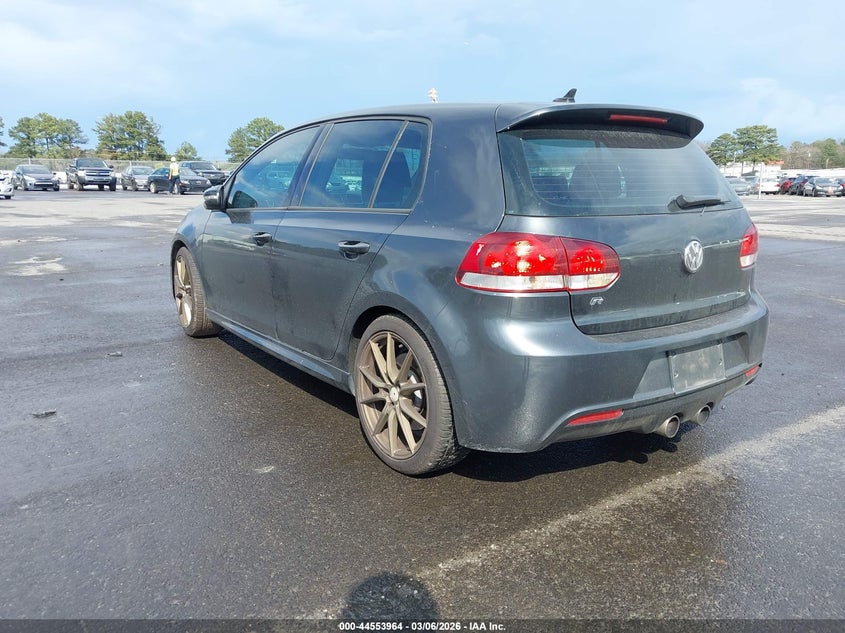 2013 Volkswagen Golf R 4-Door
