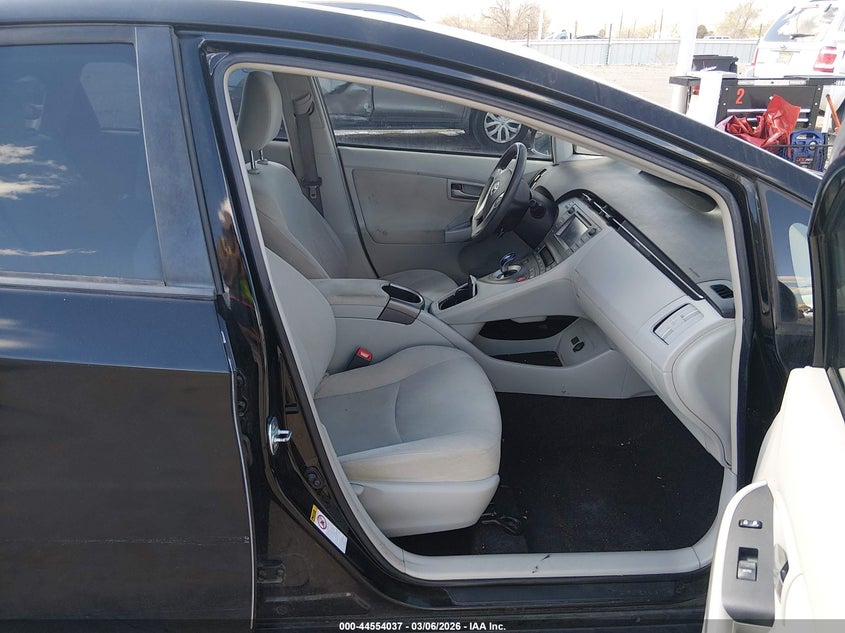 2013 TOYOTA PRIUS HATCHBACK 1.8L I-4 DOHC, VVT, 98HP