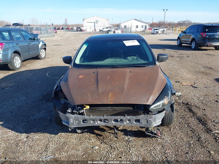 VIN 1FADP3E2XHL347943 2017 FORD FOCUS S