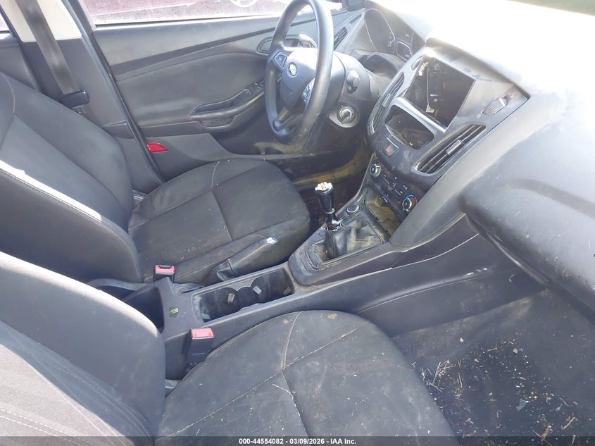 VIN 1FADP3E2XHL347943 2017 FORD FOCUS S