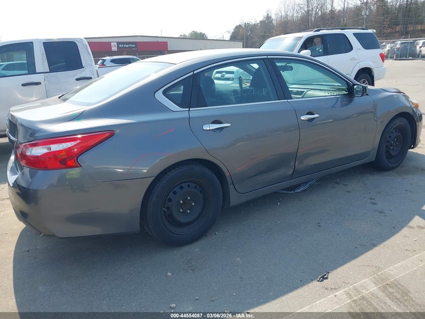 VIN 1N4AL3AP3HC231239 2017 NISSAN ALTIMA 2.5 S