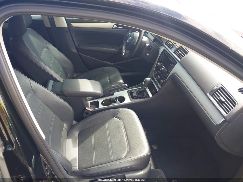 2013 Volkswagen Passat 2.5L Se