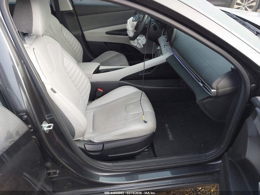 2022 Hyundai Elantra Limited