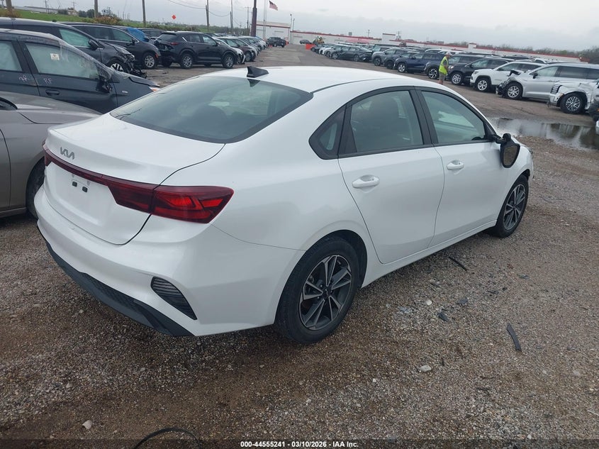 2024 Kia Forte Lxs