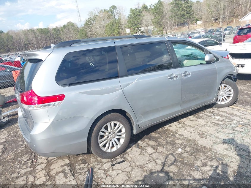 2011 Toyota Sienna Xle V6