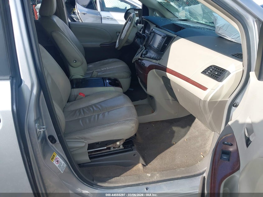 2011 Toyota Sienna Xle V6