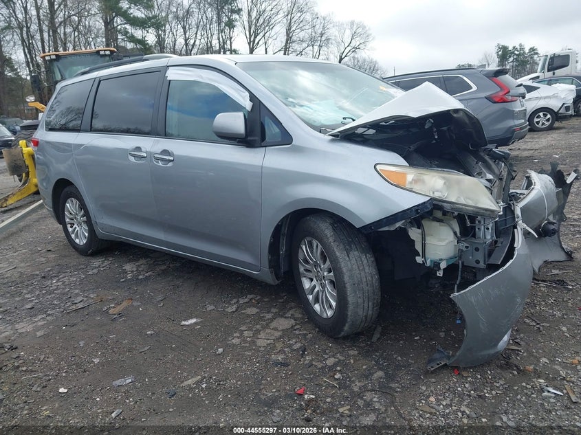 2011 Toyota Sienna Xle V6