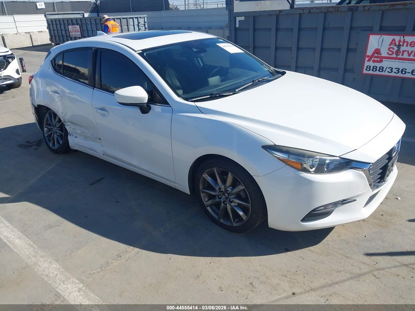 3MZBN1L39JM270409 MAZDA MAZDA3 Photo 1