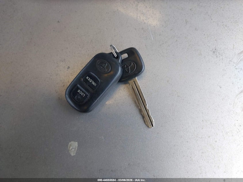 2004 Toyota Corolla Le VIN: 1NXBR38E84Z335825 Lot: 44555584