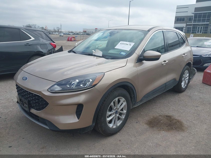 2020 Ford Escape Se