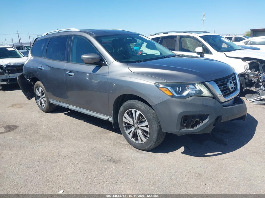 2017 Nissan Pathfinder Sv