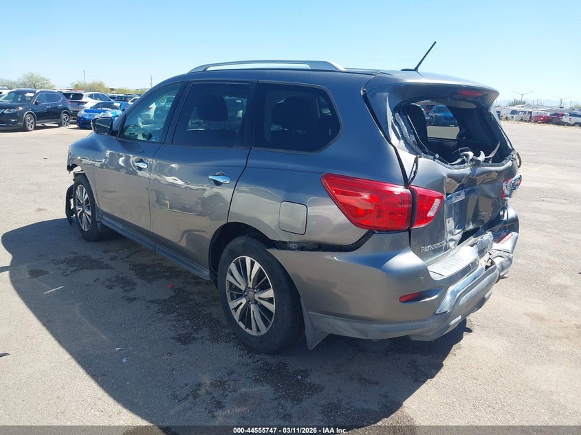 2017 Nissan Pathfinder Sv
