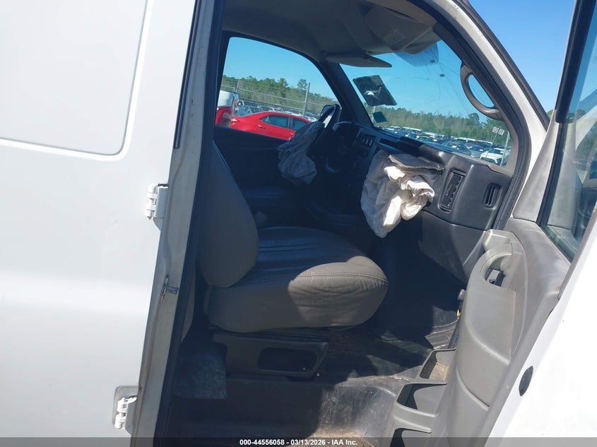 2012 Chevrolet Express 4.8 2500 Work Van white Lot 111044556058 Vin 1GCWGGFA1C1116403