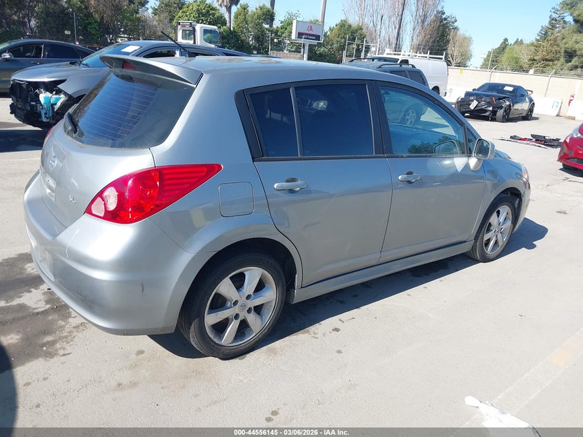 2011 Nissan Versa 1.8Sl