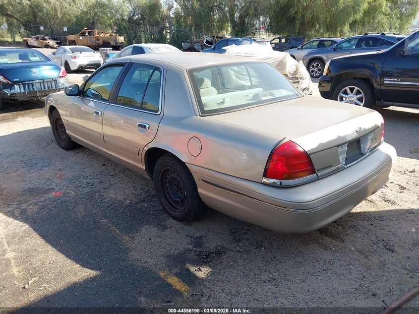 2000 Ford Crown Victoria