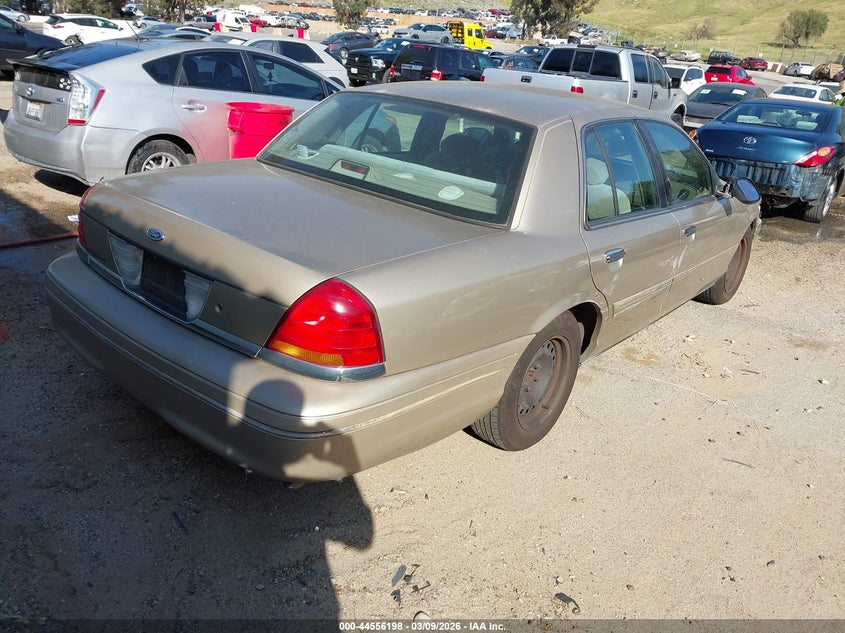 2000 Ford Crown Victoria