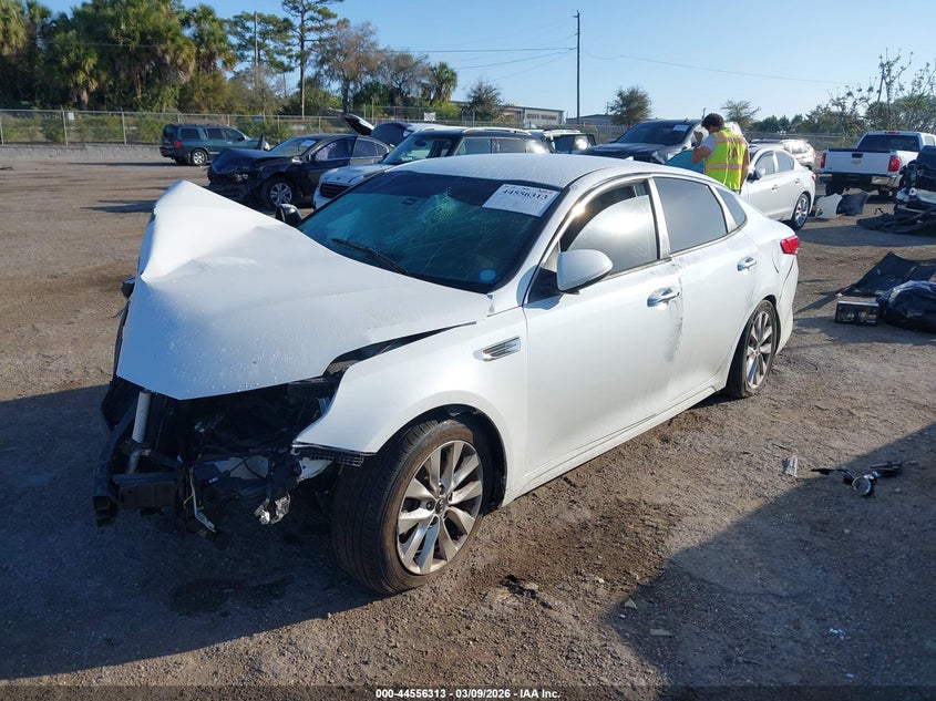 2017 Kia Optima Lx 5XXGT4L35HG123595 photo 1