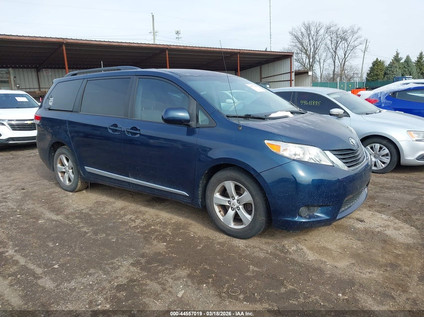 2012 TOYOTA SIENNA LE V6 8 PASSENGER