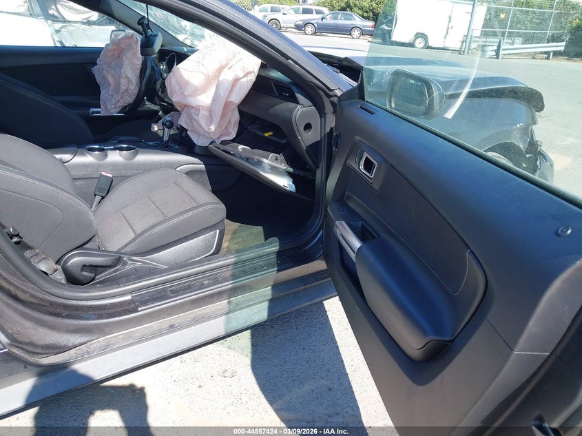 2017 Ford Mustang V6