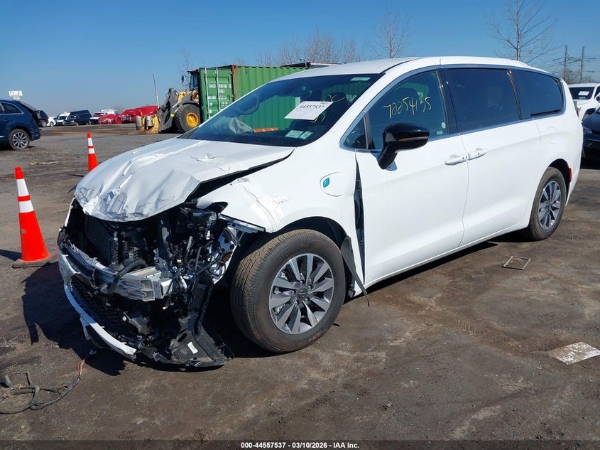 2025 Chrysler Pacifica Hybrid Select
