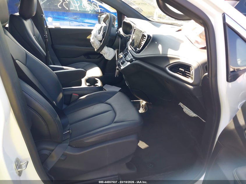 2025 Chrysler Pacifica Hybrid Select