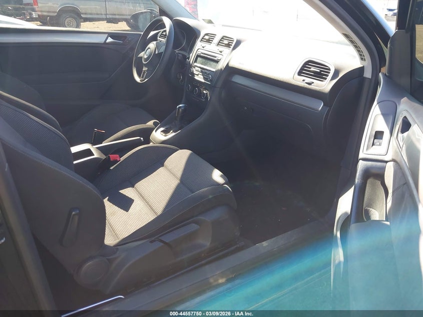 2012 Volkswagen Golf 2.5L 2-Door